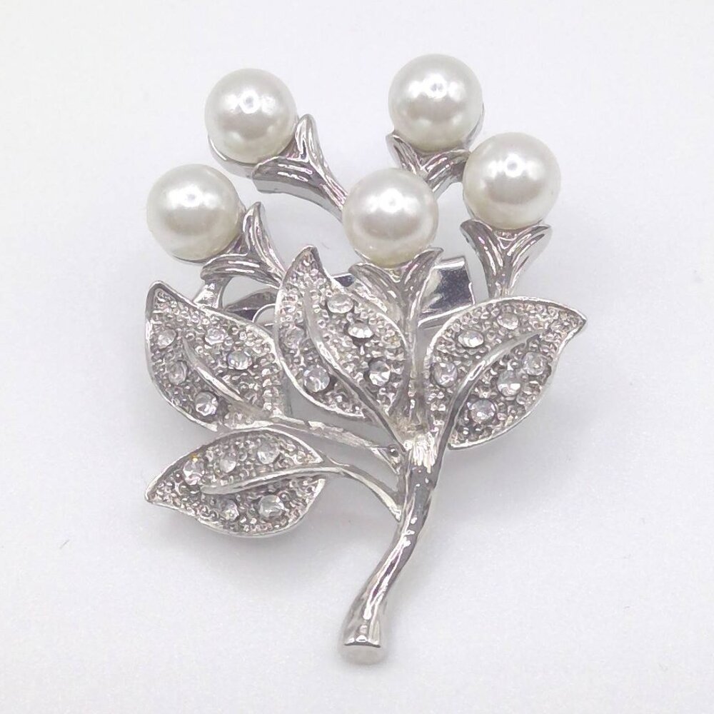 Elegant Pearl and Silver Tone Brooch